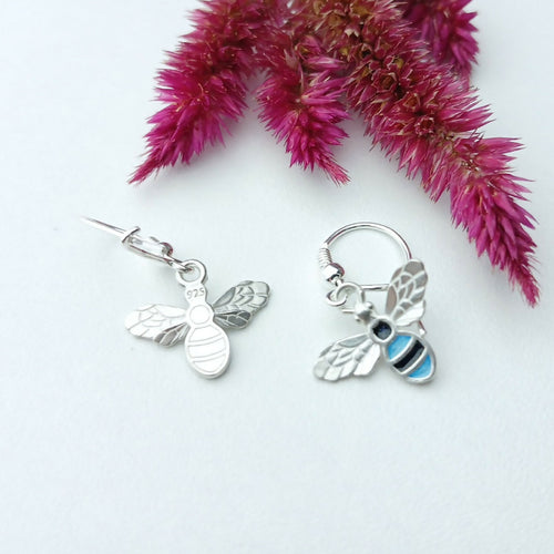 boucles_doreilles_abeilles_en_email_champleve_sur_argent_les_emaux_arediens_lemail_grand_feu_de_limoges copie | EMPREINTES Paris - EMPREINTES Paris