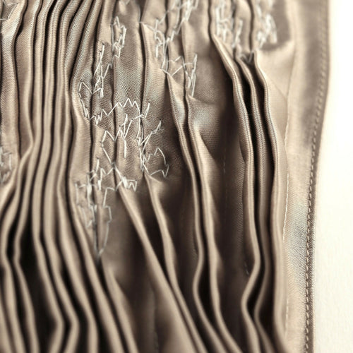 tableau_textile_encadre_oscillations_taupe_a3_floriane_schmitt_studio copie | EMPREINTES Paris - EMPREINTES Paris