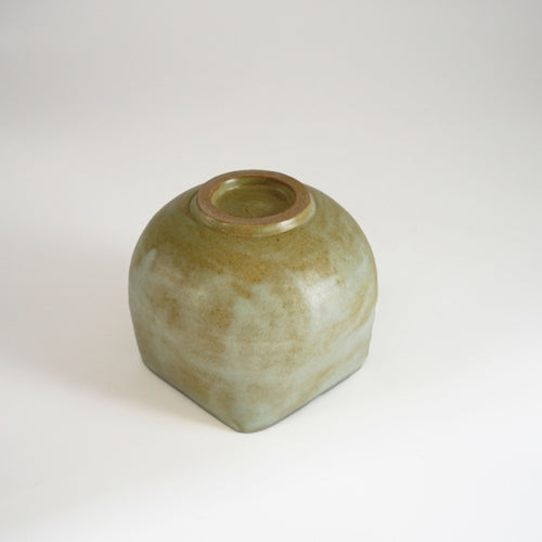 Tasse en grès - vert pâle avec kanji 'thé' | EMPREINTES Paris - EMPREINTES Paris