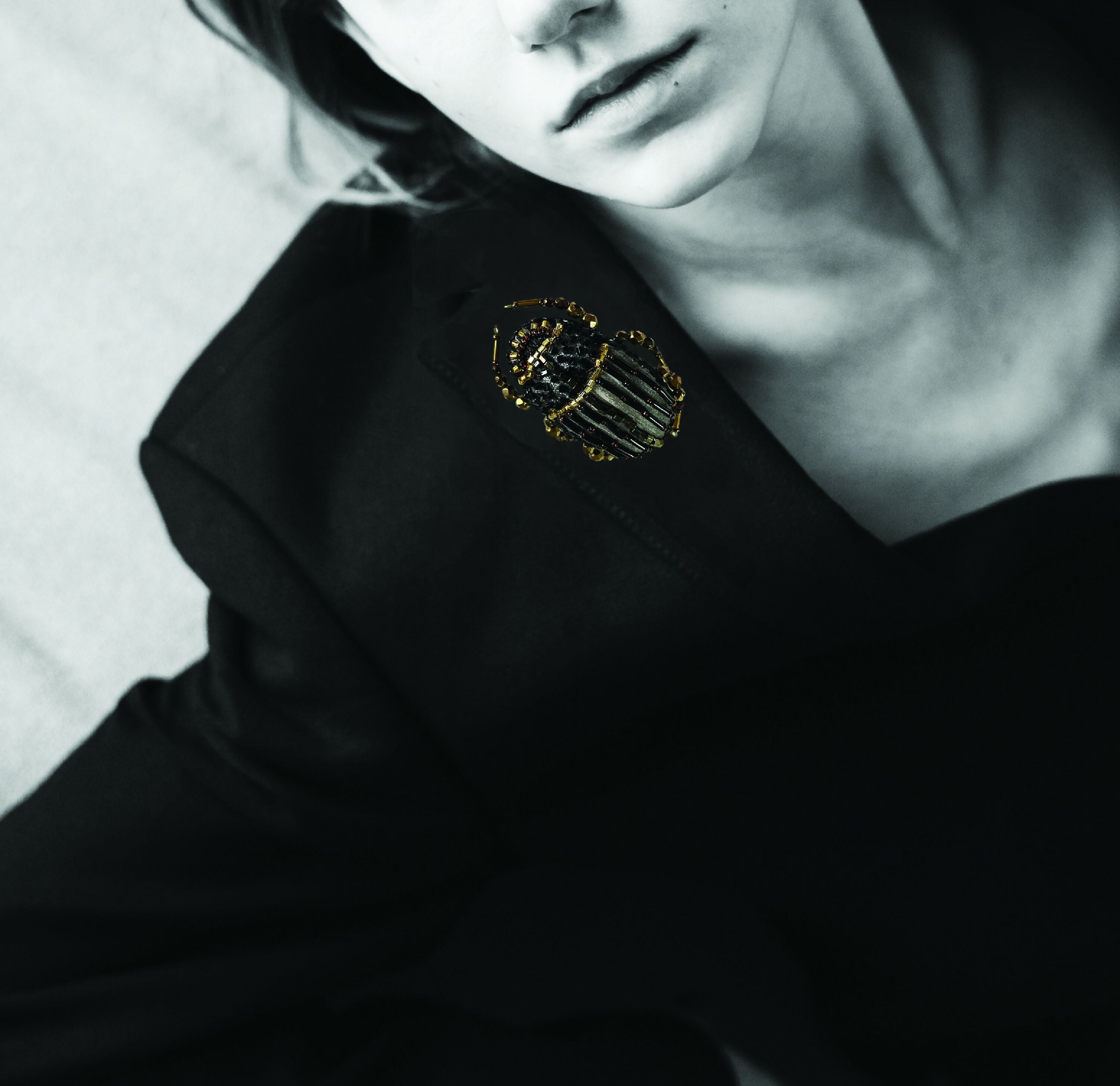 broche_scarabee_noir_et_or_agathe_you copie | EMPREINTES Paris