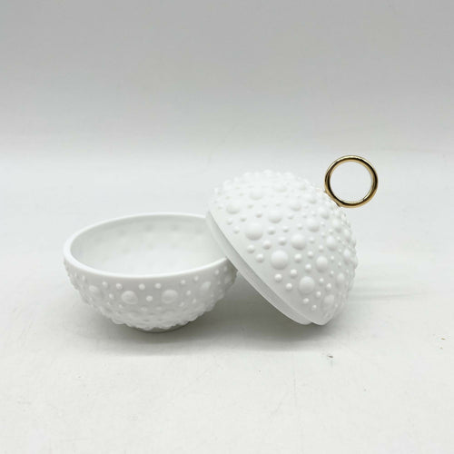 bonbonniere_boule_picots_avec_anneau_en_or_petit_modele_porcelaine_de_limoges_la_seynie copie | EMPREINTES Paris - EMPREINTES Paris