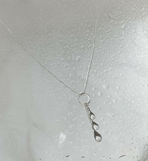 collier_argent_et_verre_3_gouttes_deau_marie_flambard copie | EMPREINTES Paris - EMPREINTES Paris