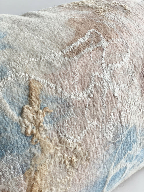 coussin_rectangulaire_en_laine_collection_ecume_accords_feutres copie | EMPREINTES Paris - EMPREINTES Paris