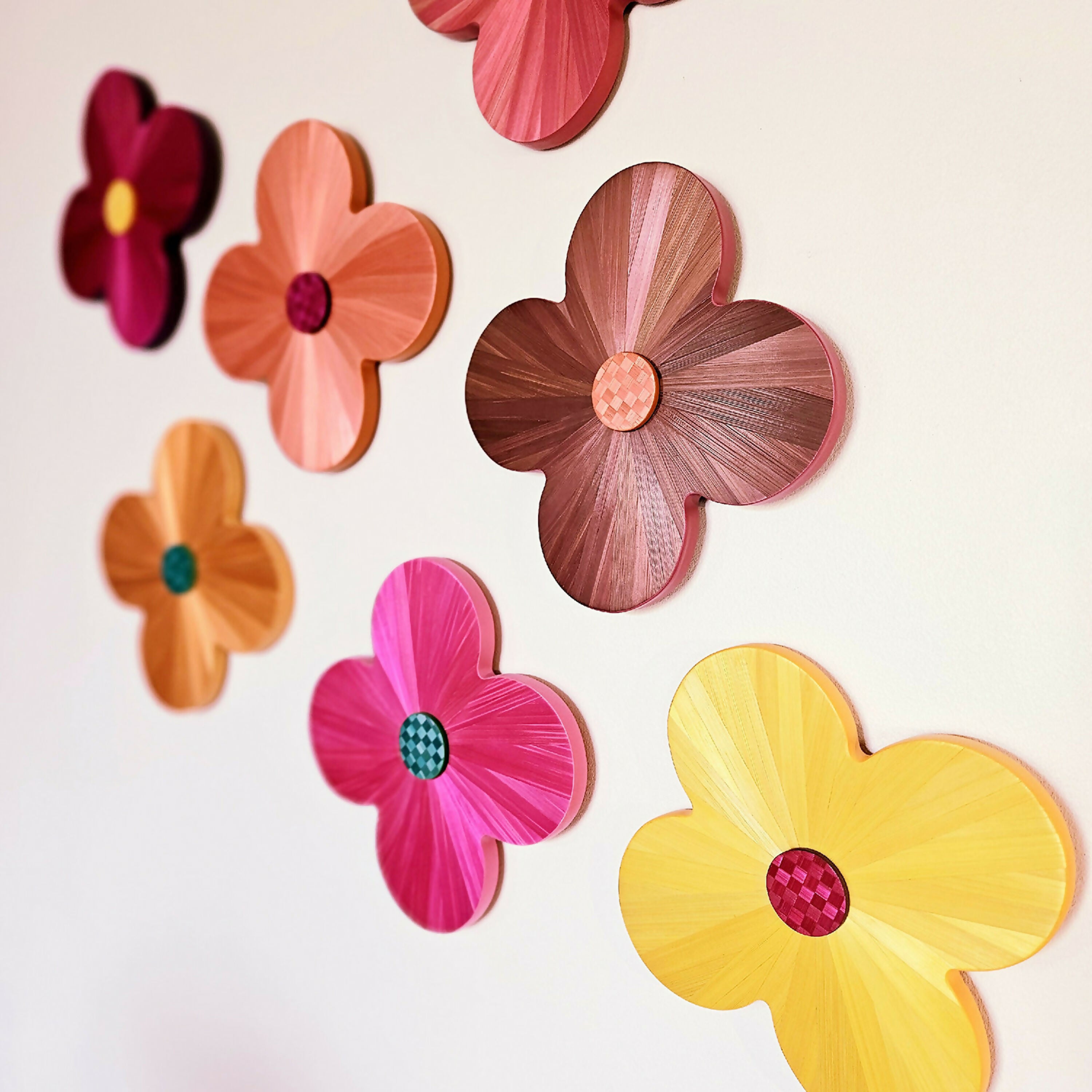 FlowerPower - fleur en marqueterie de paille bordeaux | EMPREINTES Paris