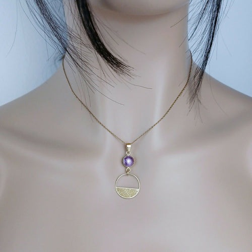 collier_cercle_martele_en_email_violet_et_argent_plaque_or_les_emaux_arediens_lemail_grand_feu_de_limoges copie | EMPREINTES Paris - EMPREINTES Paris