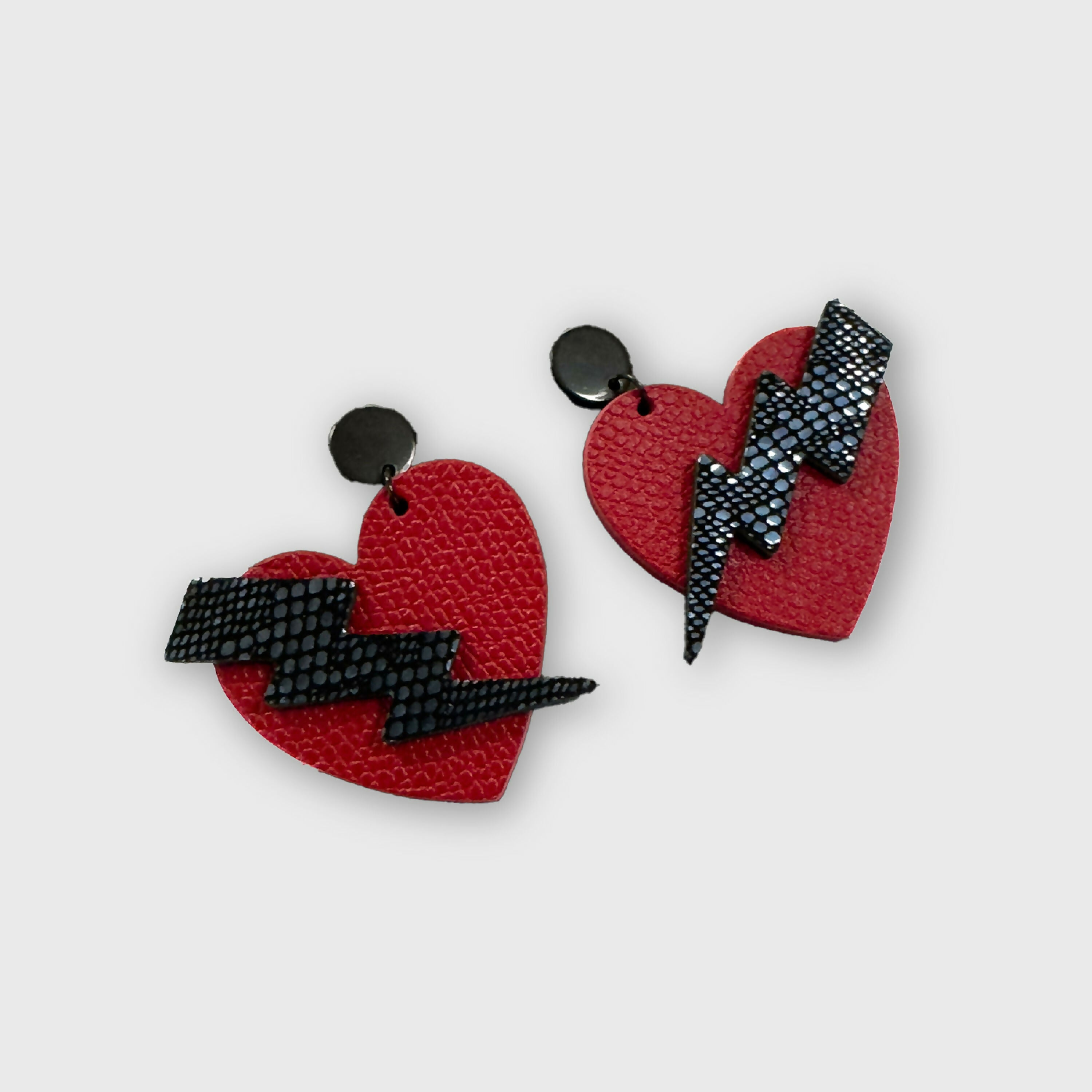 boucles_doreilles_coup_de_foudre_rouges_et_bleues_julie_troncin_maroquinerie copie | EMPREINTES Paris