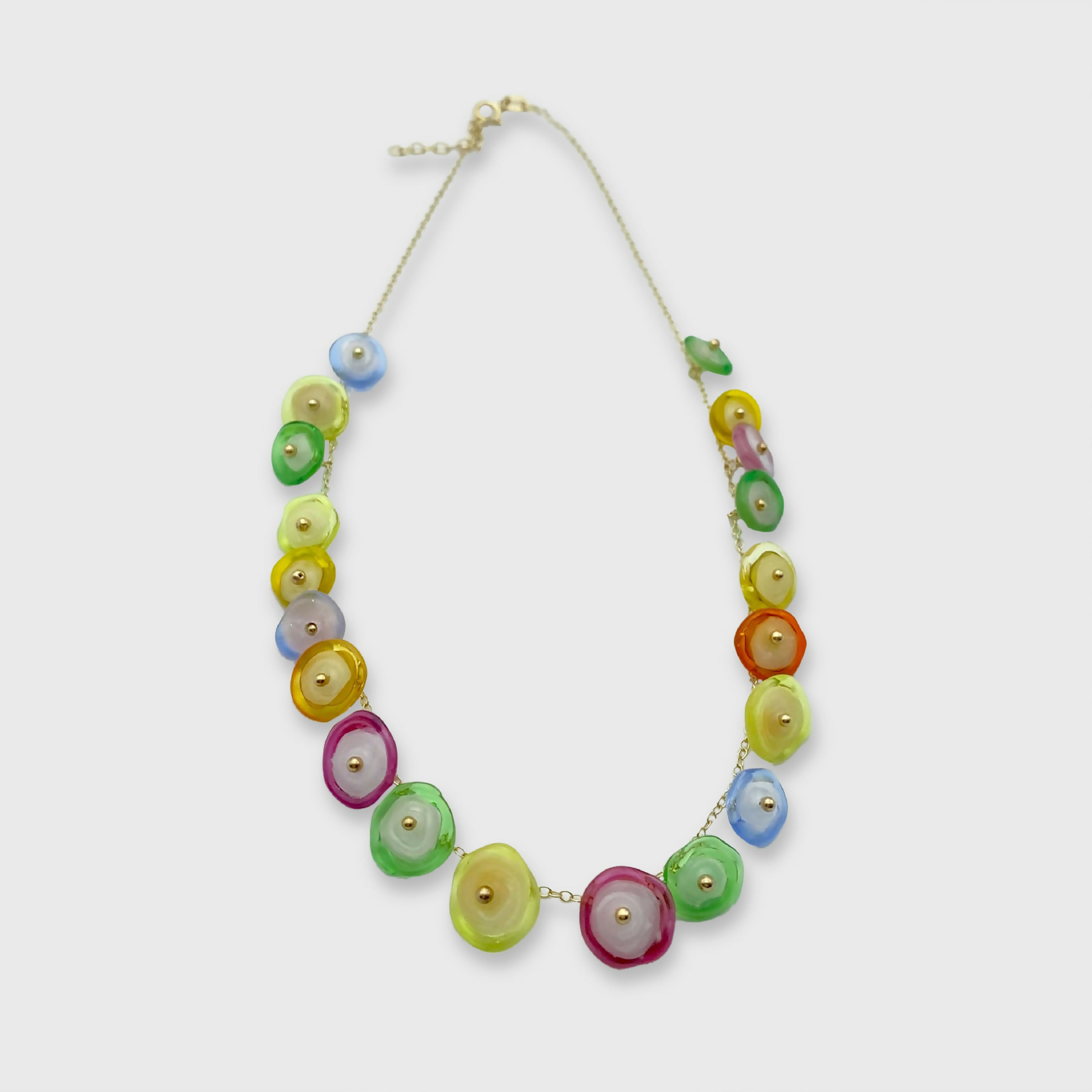 collier_de_perles_en_verre_multicolore_montees_sur_une_chaine_en_argent_plaque_or copie | EMPREINTES Paris