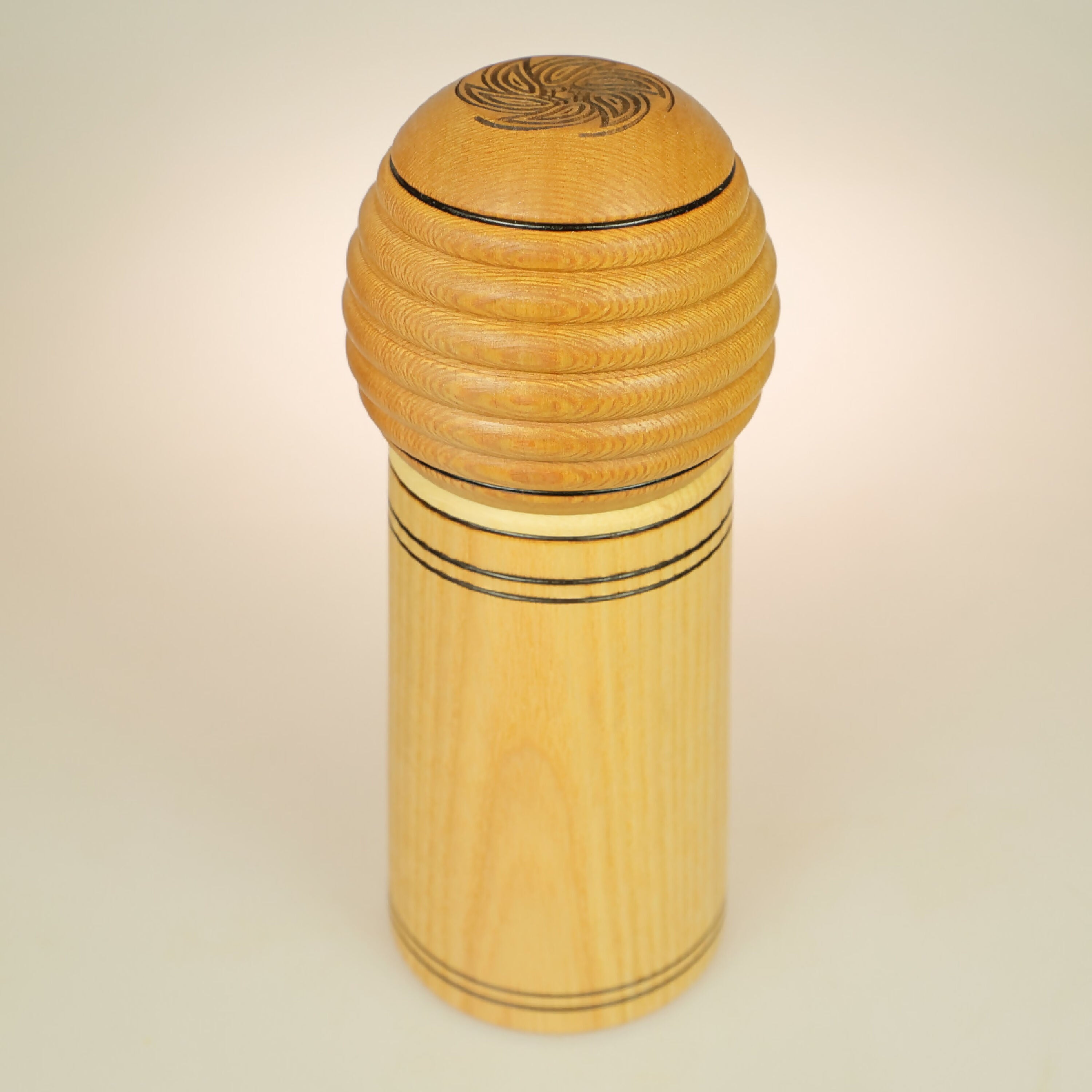 Moulin à poivre en frêne et en platane | EMPREINTES Paris