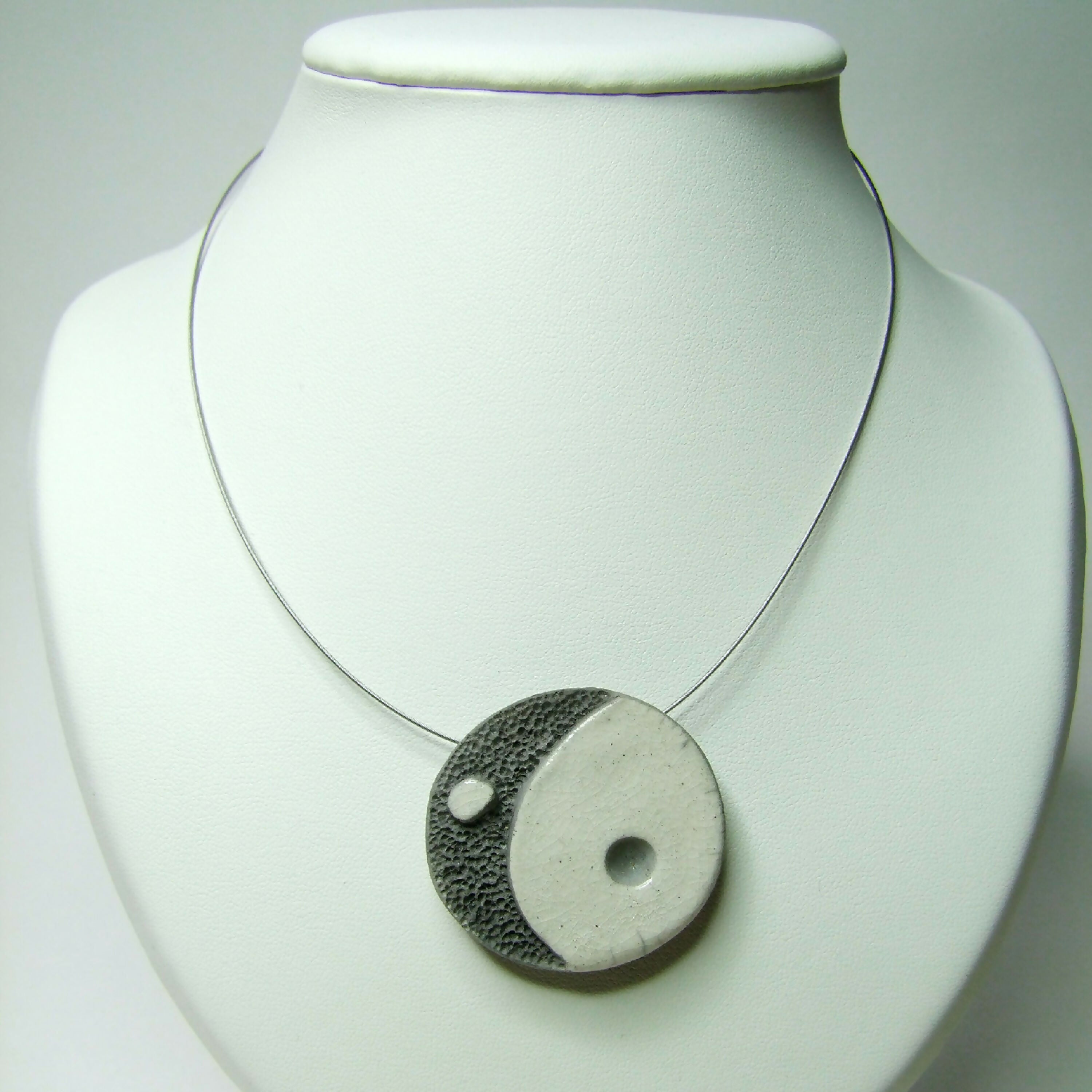 Collier Yin-Yang blanc | EMPREINTES Paris