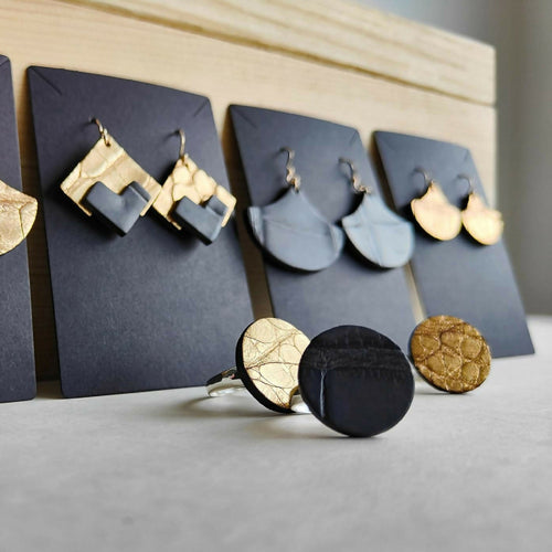 boucles_doreilles_en_cuir_ginkgo_julie_troncin_maroquinerie | EMPREINTES Paris - EMPREINTES Paris