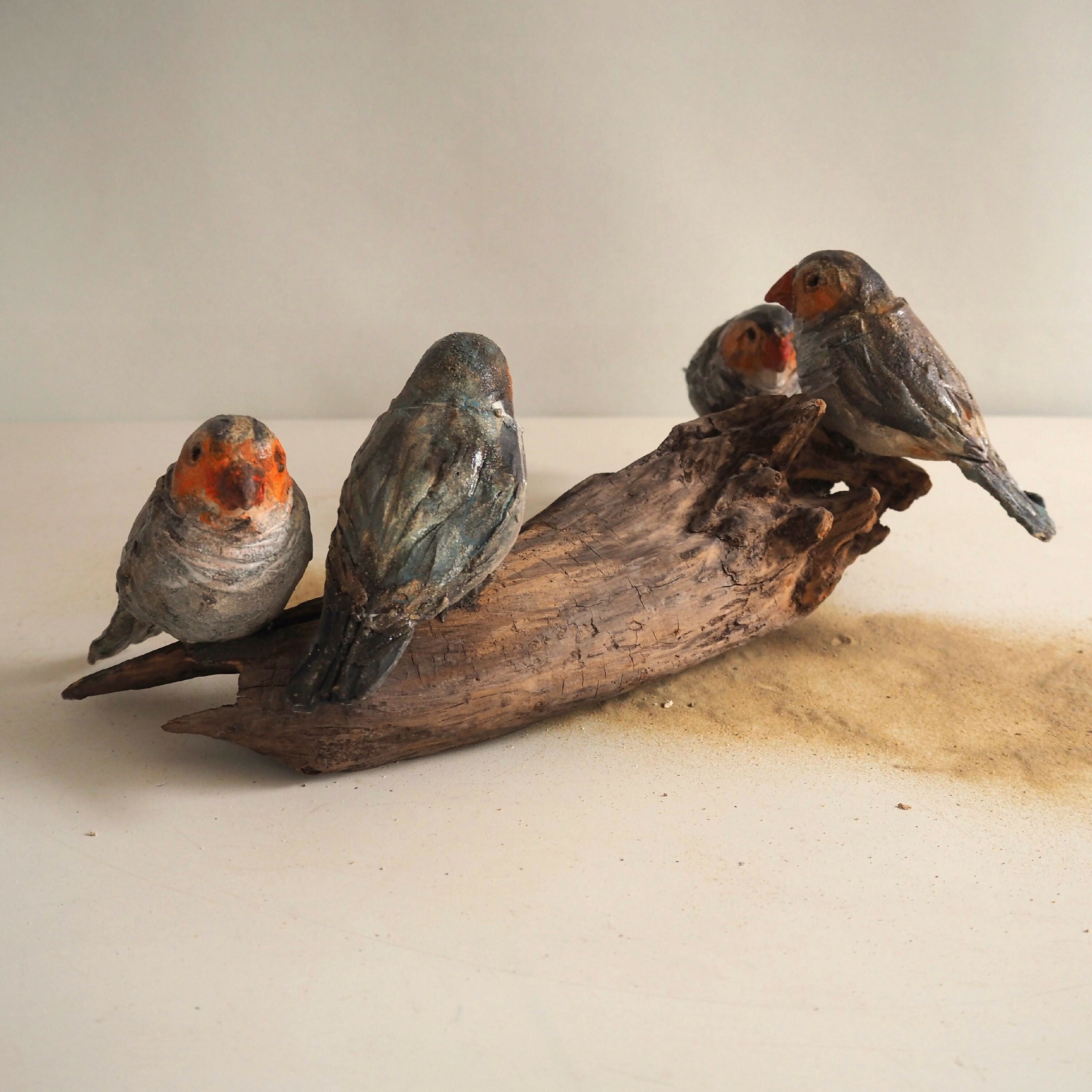 sculpture_quatre_astrilds_sur_bois_brule_marie_helene_valladeh copie | EMPREINTES Paris