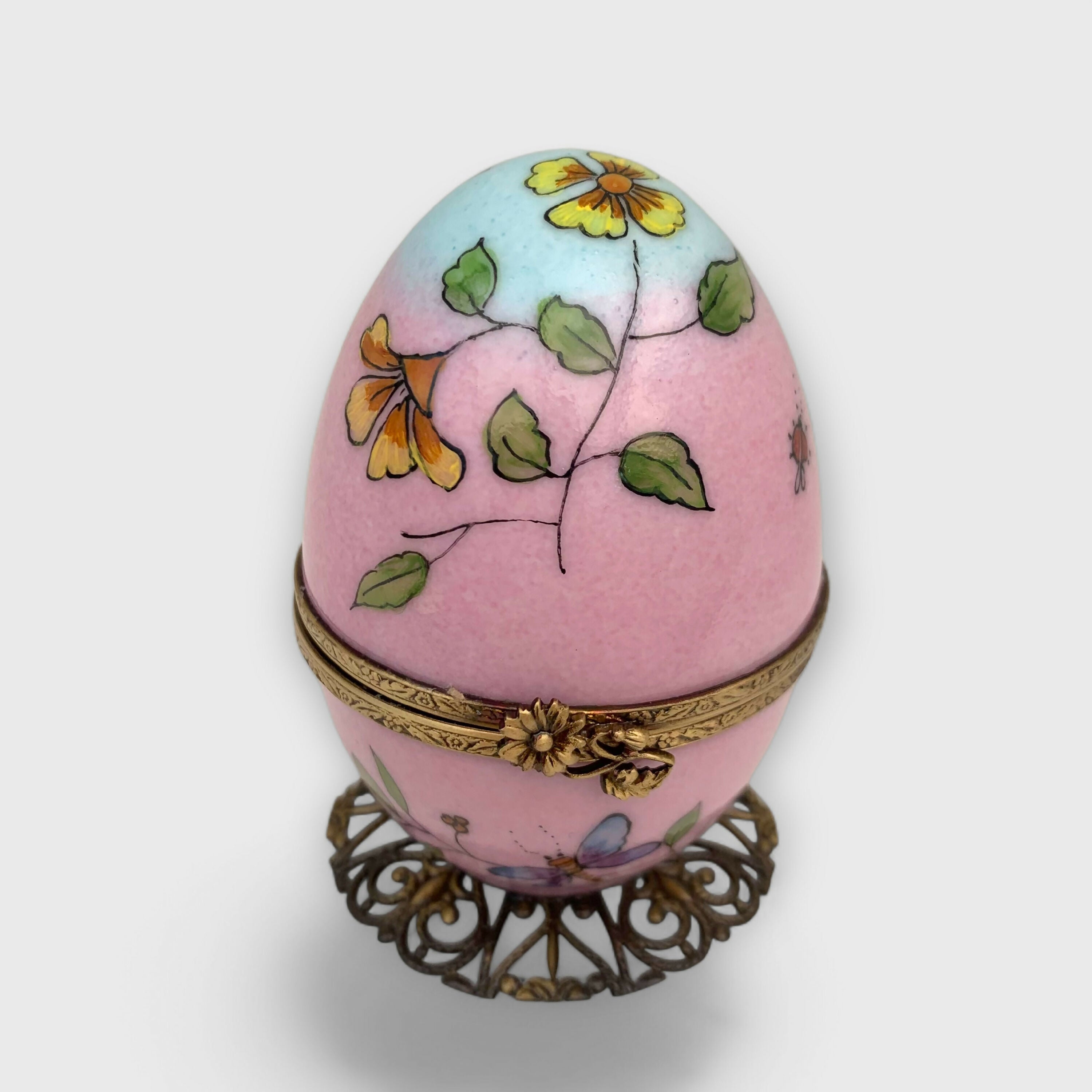 rose_deco-maison_home-decor_cadeau-rose_style-faberge_art-nouveau_insectes_libellule_printemps_fleur_pastel_papillons_automate_cadeau-amoureux_saint-valentin_cadeau-naissance_fete-bebe_boite-a-musique_enfantin_noce-de-porcelaine_fete-des-meres_mariage_oeuf-collection_collection-classique_cadeau-fin-annee_cadeaux-maitresses | EMPREINTES Paris