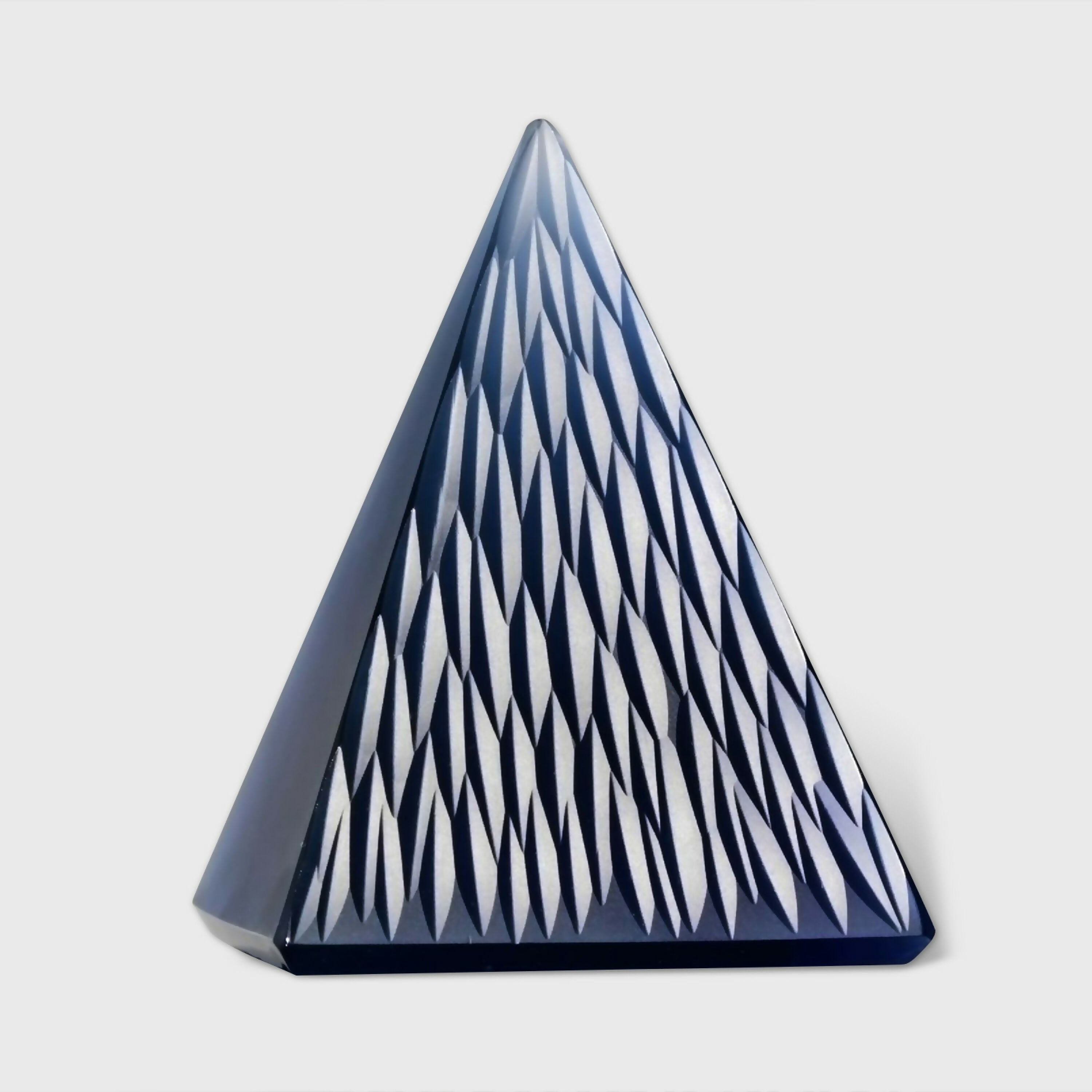 sculpture_pyramide_amethyste_trait_dunion_artisans copie | EMPREINTES Paris