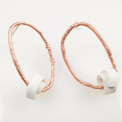 boucles_doreilles_ruban_porcelaine_et_cuivre_texture_atelier_christine_moquet copie | EMPREINTES Paris - EMPREINTES Paris