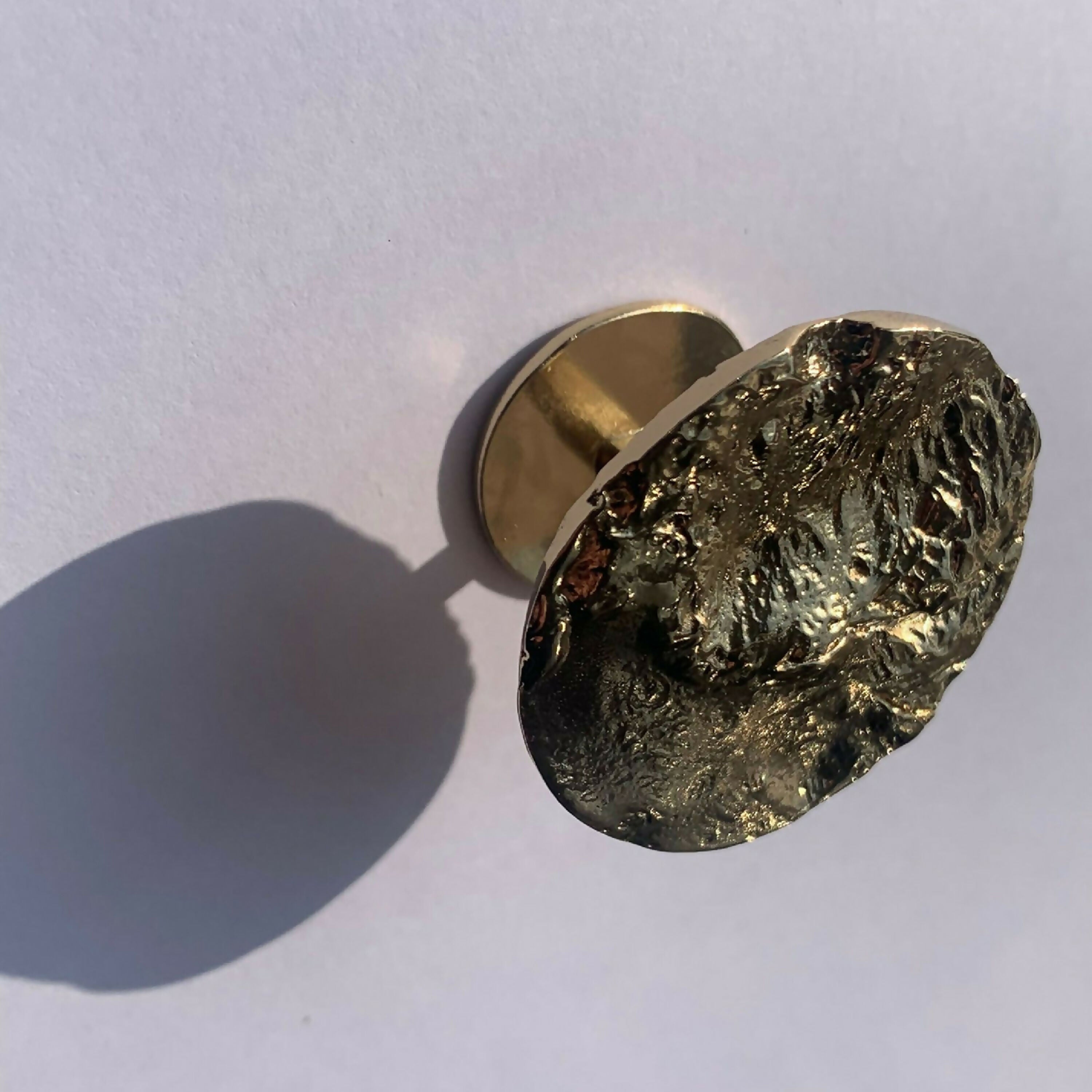 Bague entre deux doigts POUSSIERE DE LUNE | EMPREINTES Paris