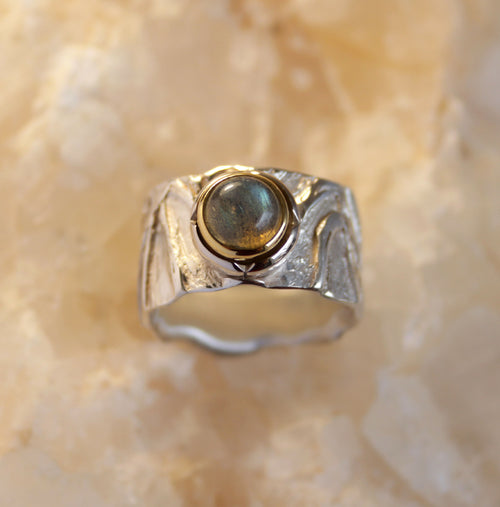 bague_lotus_piece_unique_t53_en_argent_pur_or_et_palladium_avec_labradorite_sol_billeke copie | EMPREINTES Paris - EMPREINTES Paris