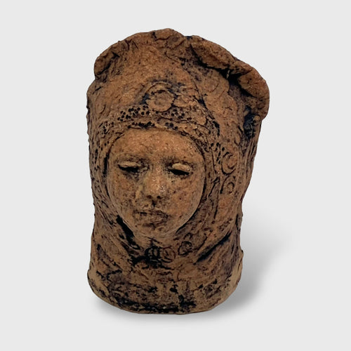 sculpture_petite_tete_de_femme_avec_coiffe_decoree_et_gravee_jade_sculptures copie | EMPREINTES Paris - EMPREINTES Paris