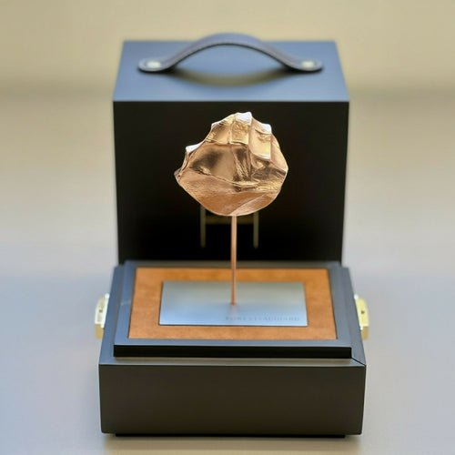 Sculpture L'Etreinte en bronze doré or rose (18 carats) | EMPREINTES Paris - EMPREINTES Paris