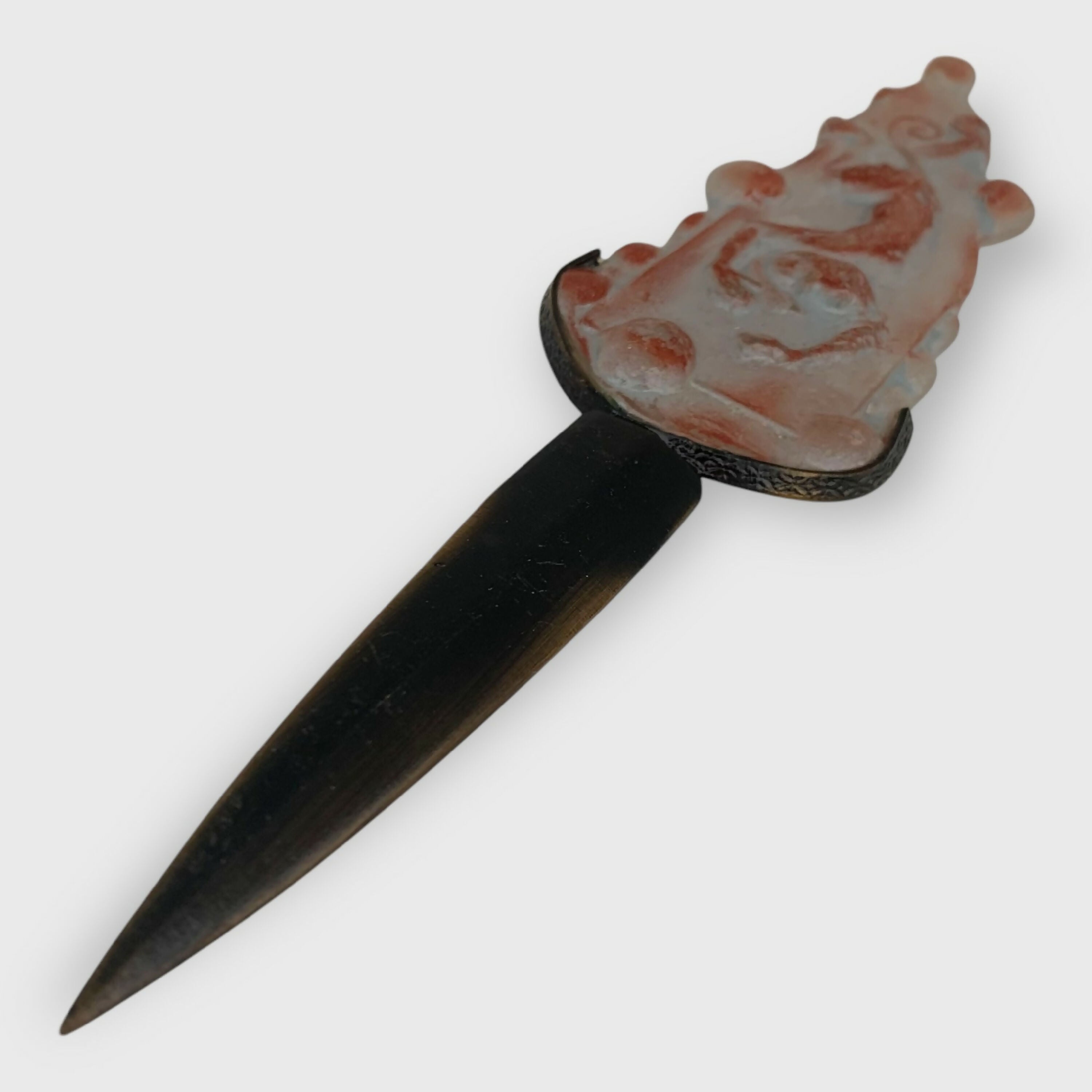 ouvre-lettre singe rouge couteau artisanal cadeau homme objet de collection unique original en cristal moulé | EMPREINTES Paris