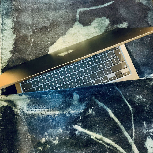 pochette_ordinateur_indigo_yasmine_simon copie | EMPREINTES Paris - EMPREINTES Paris