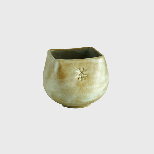 Tasse en grès - vert pâle avec kanji 'thé' | EMPREINTES Paris - EMPREINTES Paris
