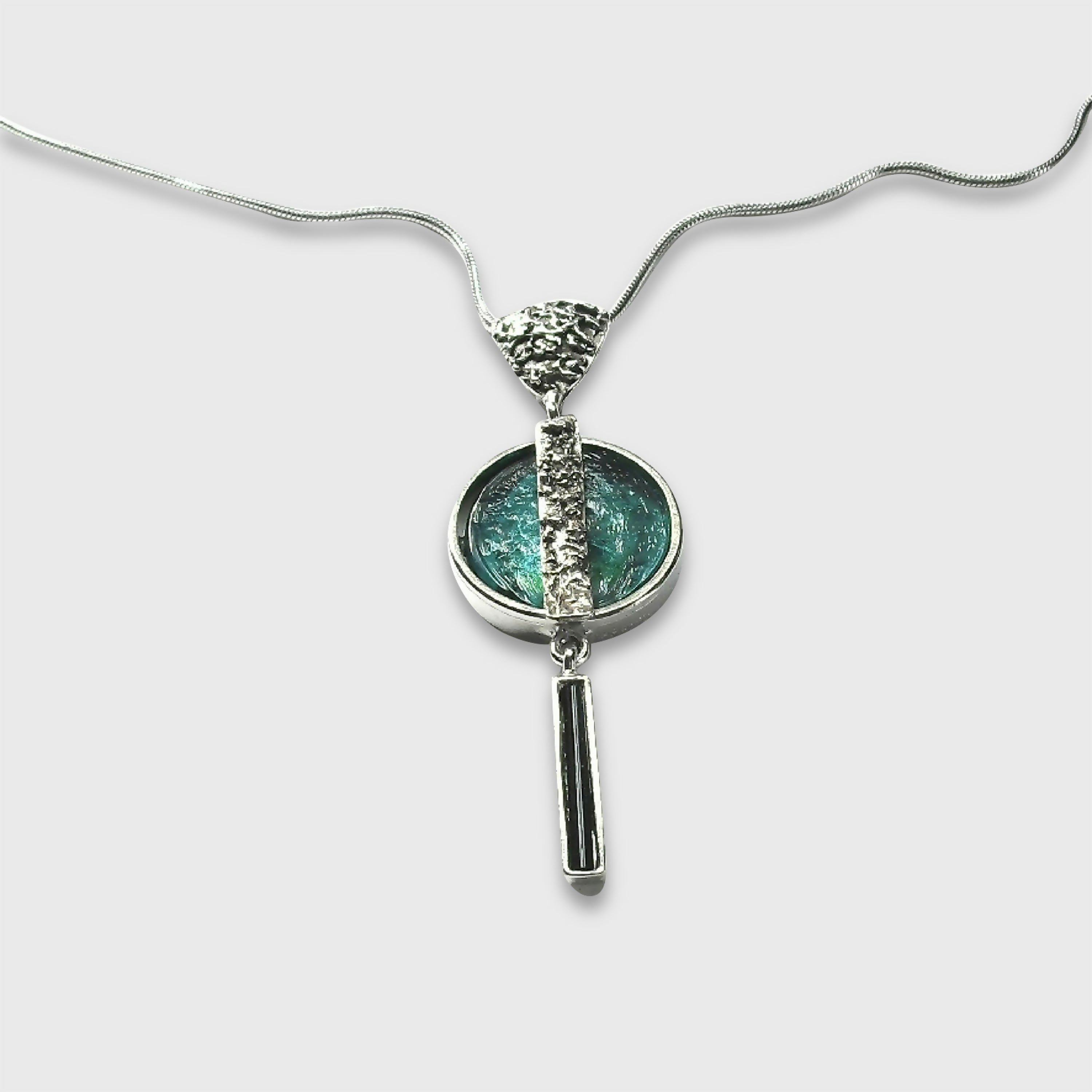 pendentif_en_etain_avec_pierre_de_verre_bleu_bijoux_christine_philippe copie | EMPREINTES Paris