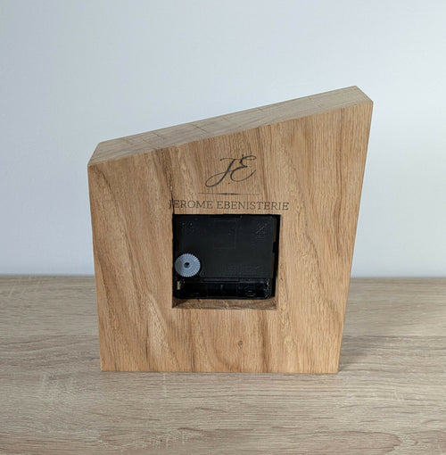 Horloge de bureau en Chêne massif et Marqueterie de paille Gris Beige (Grèges) | EMPREINTES Paris - EMPREINTES Paris