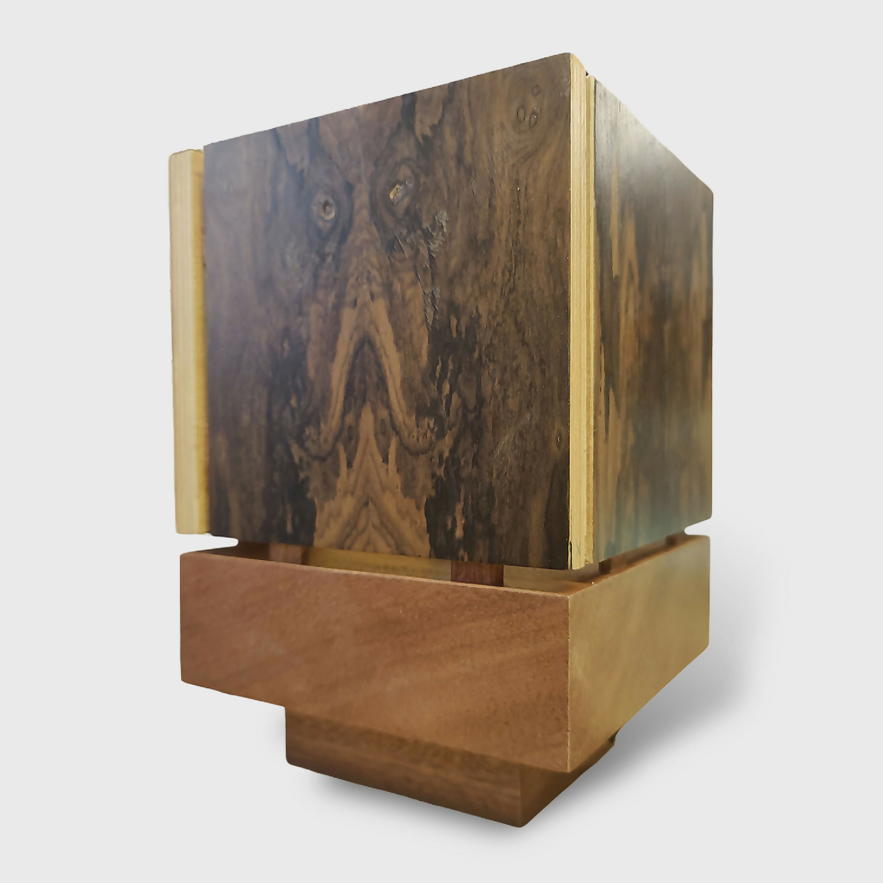 f99A0zYmMh | EMPREINTES Paris