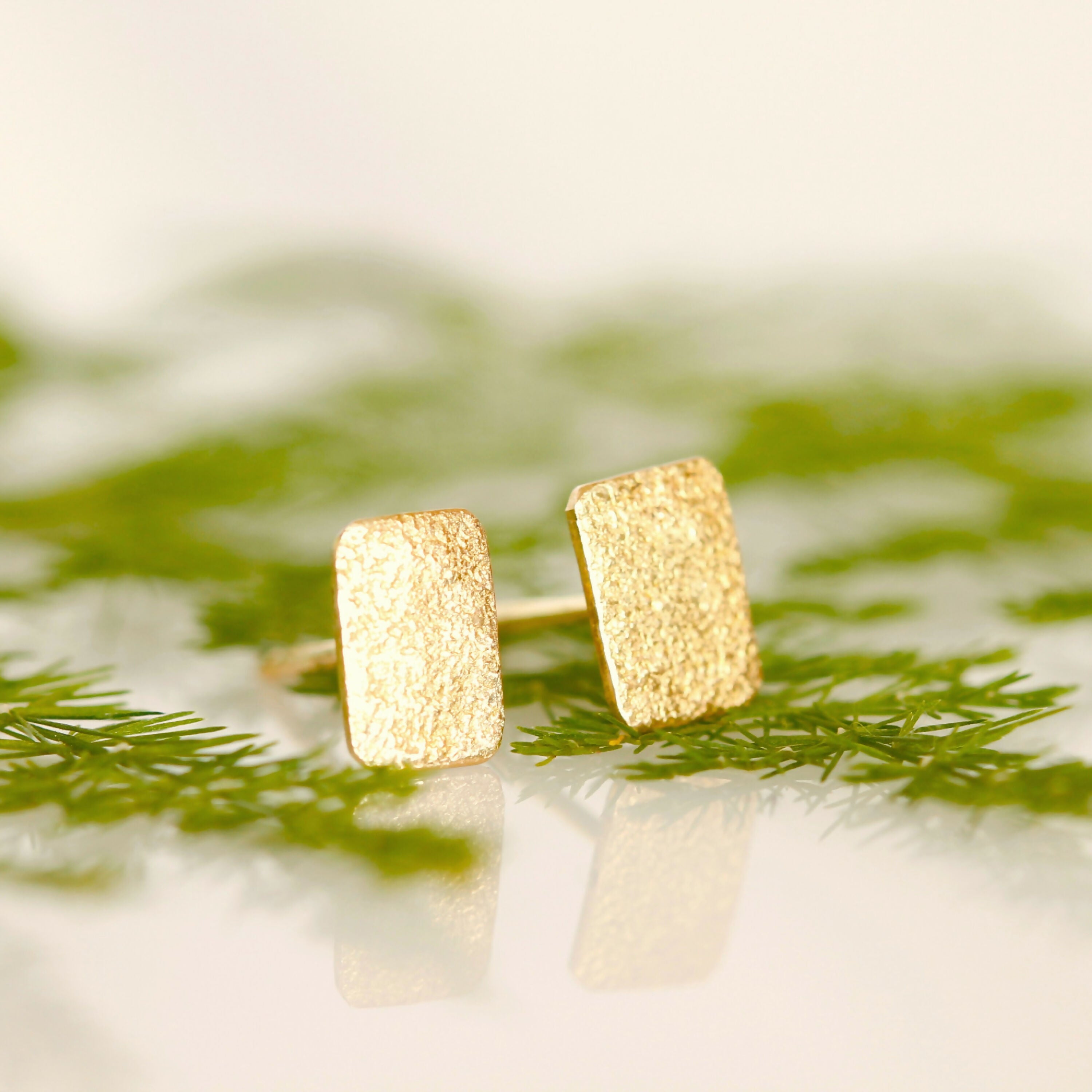 boucles_doreilles_scortea_rectangle_–_or_jaune_7501000_criska copie | EMPREINTES Paris