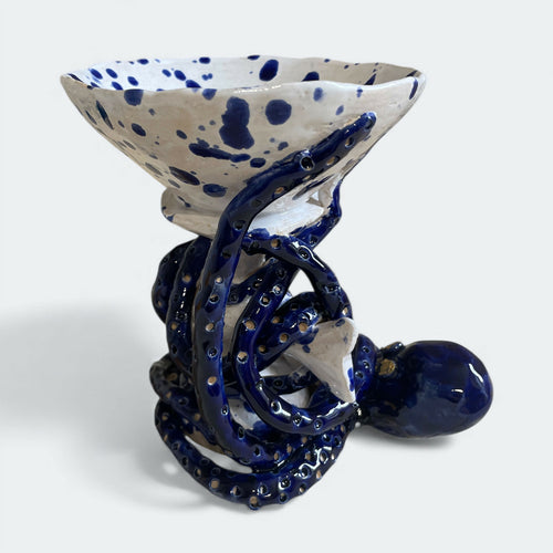 Coupe bleu de Sèvres avec poulpe et poisson aux yeux d'or | EMPREINTES Paris - EMPREINTES Paris