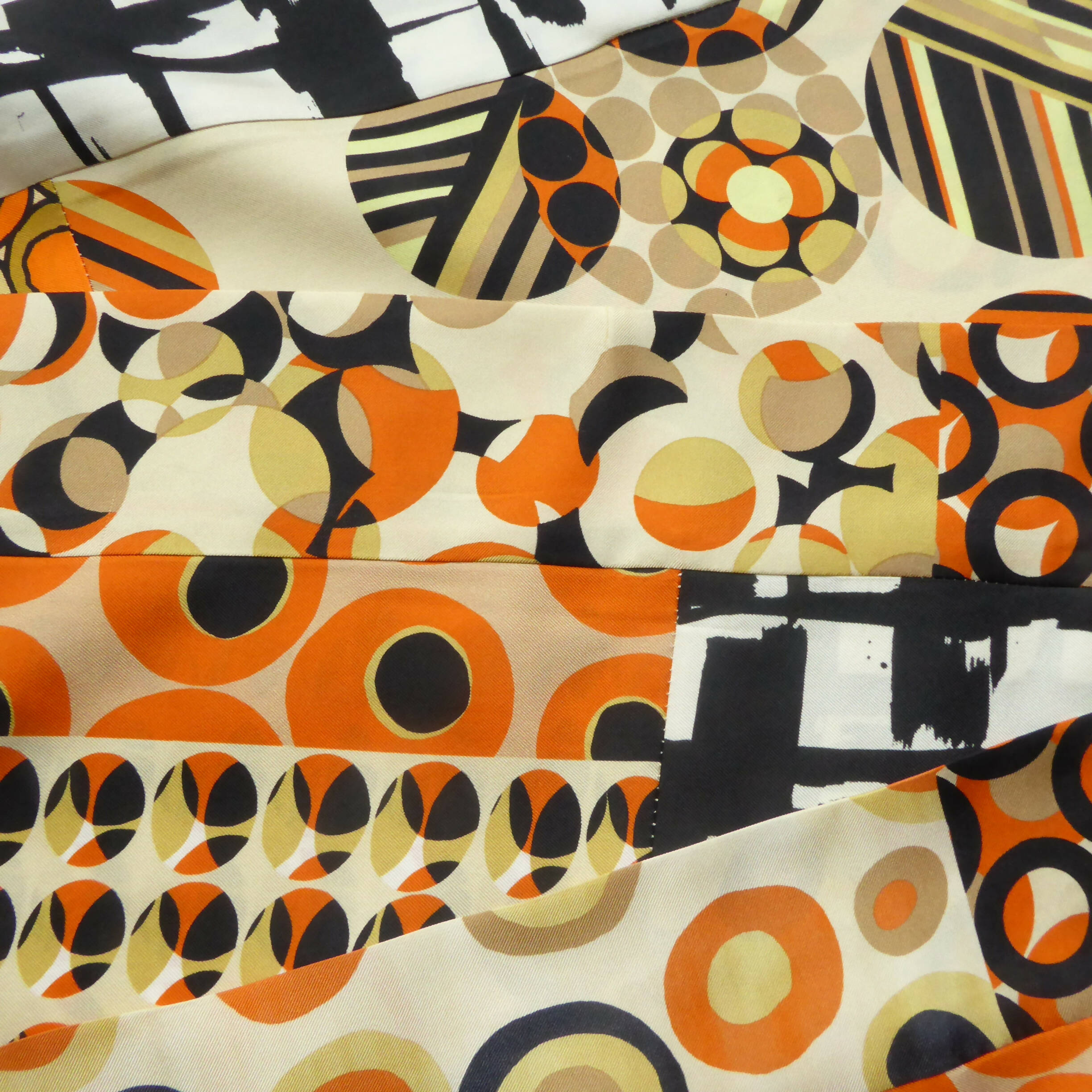 9QcPbbLxxC | EMPREINTES Paris