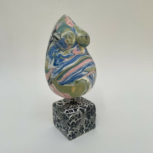 sculpture_femme_enceinte_neriage_porcelaine_multicolore_8_guenaelle_grassi copie | EMPREINTES Paris - EMPREINTES Paris