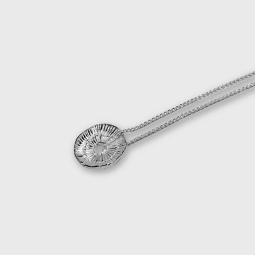 Petit collier en argent massif, Pendentif inspiré par les rondelles de bois | EMPREINTES Paris - EMPREINTES Paris