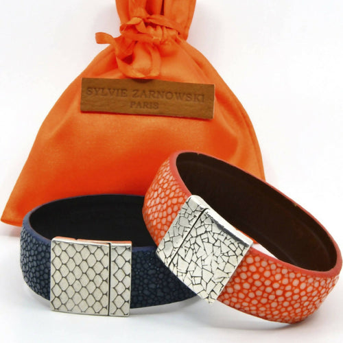 manchette_en_galuchat_vert_emeraude_fermoir_terra_sylvie_zarnowski copie | EMPREINTES Paris - EMPREINTES Paris