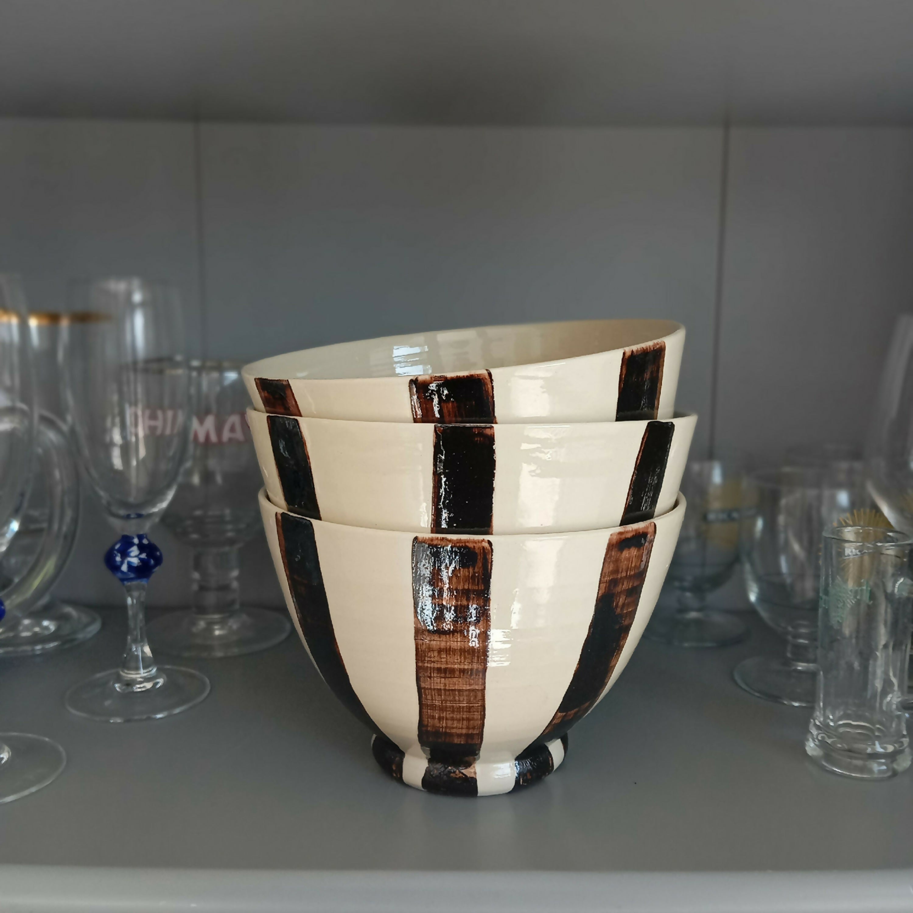 grand_bol_rayures_noires_georgie_blin_ceramiste2 copie | EMPREINTES Paris