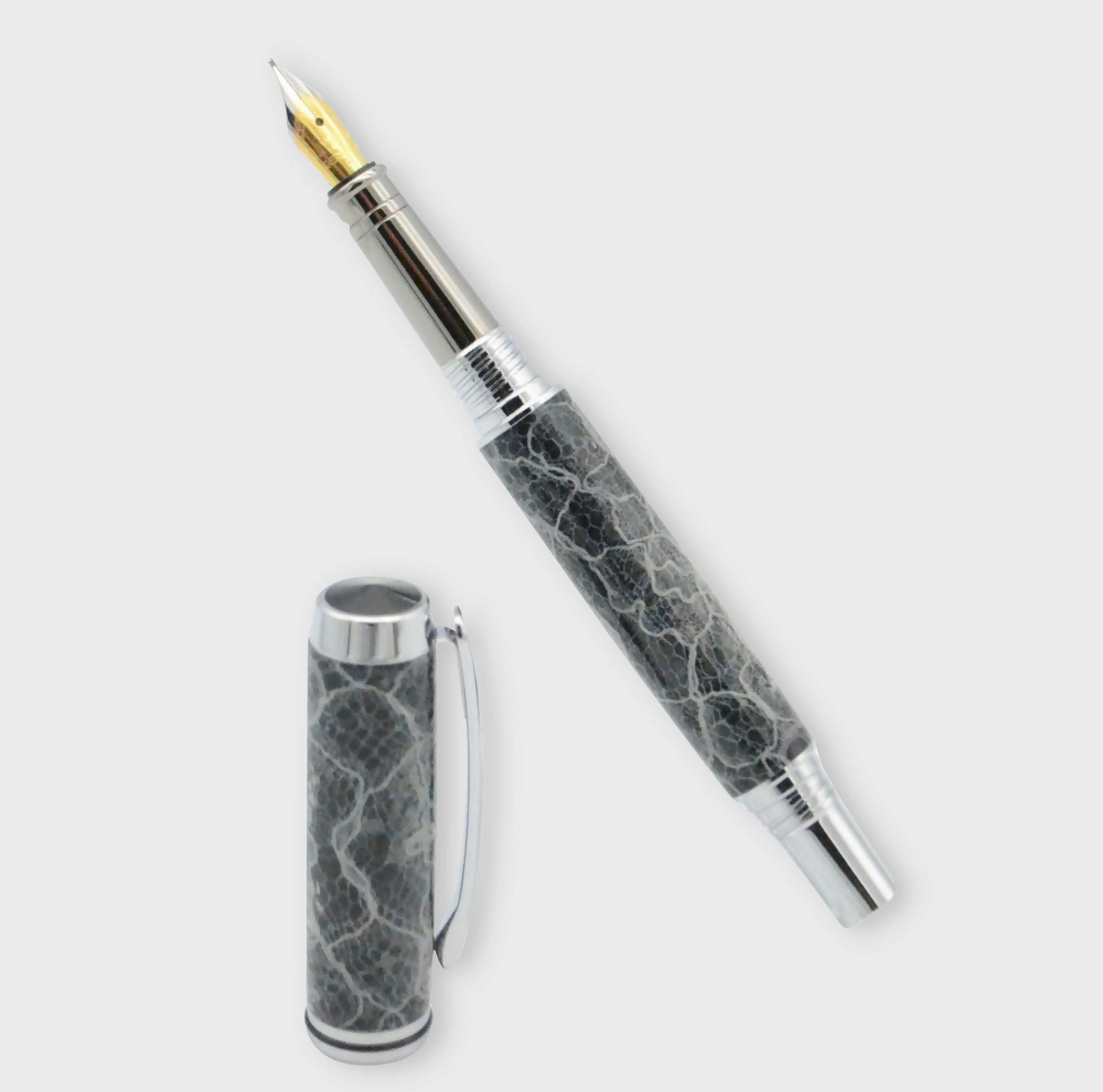 stylo_plume_en_dentelle_de_calais_caudry_i007_benjamin_pamart copie | EMPREINTES Paris