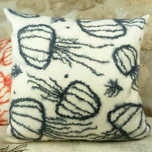 coussin_carre_en_feutre_de_laine_decor_meduses_atelier_lanzetta copie | EMPREINTES Paris - EMPREINTES Paris