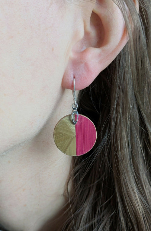 Boucles d'oreilles Rondes avec marqueterie de paille Bordeaux et Dorée - crochets argent 925 | EMPREINTES Paris - EMPREINTES Paris