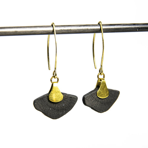 boucles_doreilles_mini_hime_fuli_ginko_3_charcoal_eskimeit copie | EMPREINTES Paris - EMPREINTES Paris