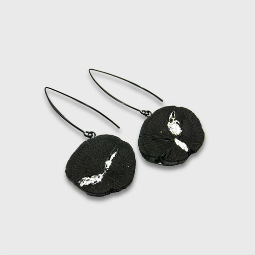 boucles_doreilles_kuro_palla_fuli_kintsugi_4_charcoal_eskimeit copie | EMPREINTES Paris - EMPREINTES Paris