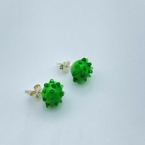 boucles_doreilles_puces_en_verre_vert_fonce_lathoumetie_helene copie | EMPREINTES Paris - EMPREINTES Paris