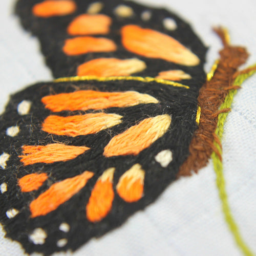 Trousse d'artiste brodée passiflore et monarque | EMPREINTES Paris - EMPREINTES Paris