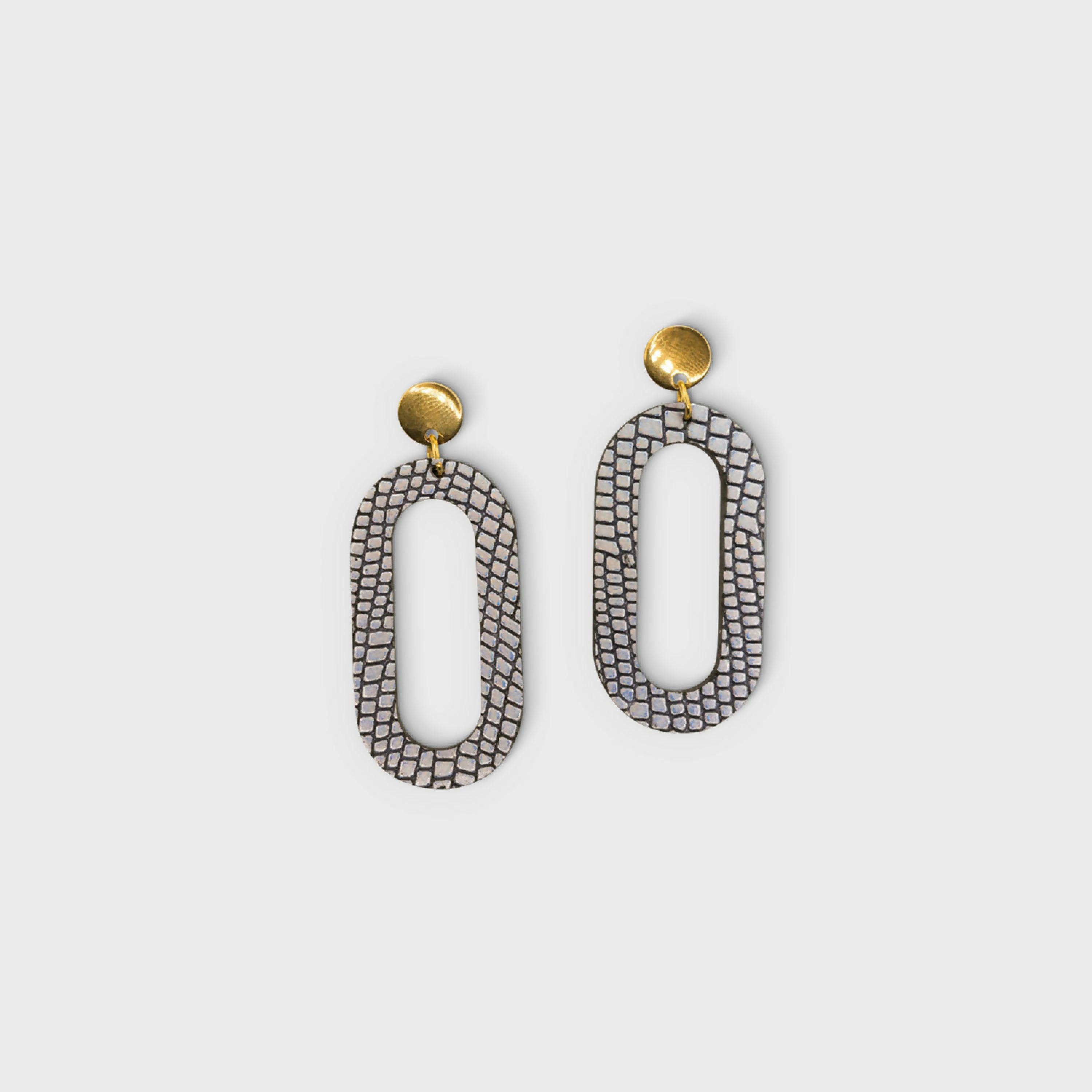 boucles_doreilles_arche_art_deco_en_cuir_ecailles_julie_troncin_maroquinerie | EMPREINTES Paris