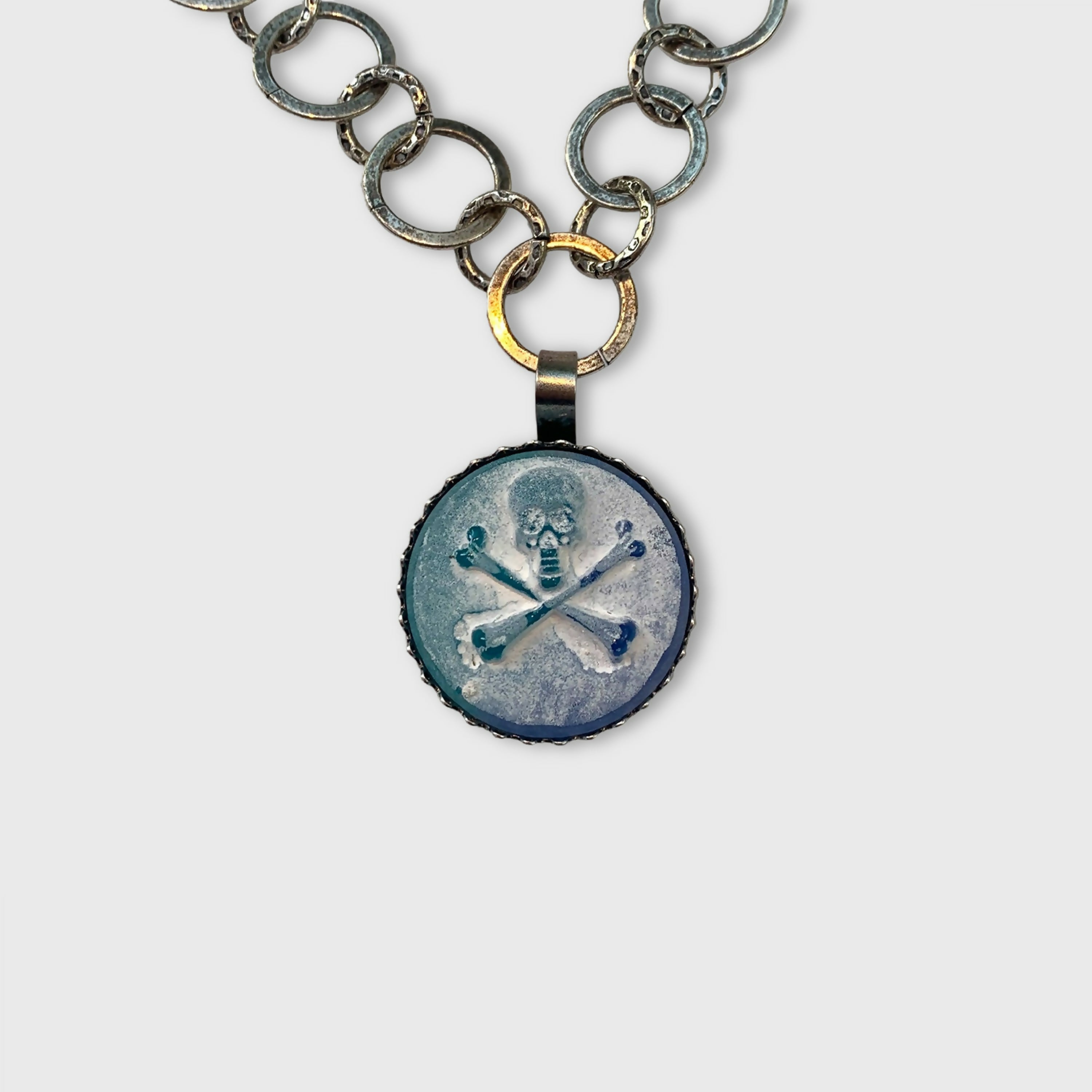 Collier tête de mort bleu turquoise | EMPREINTES Paris