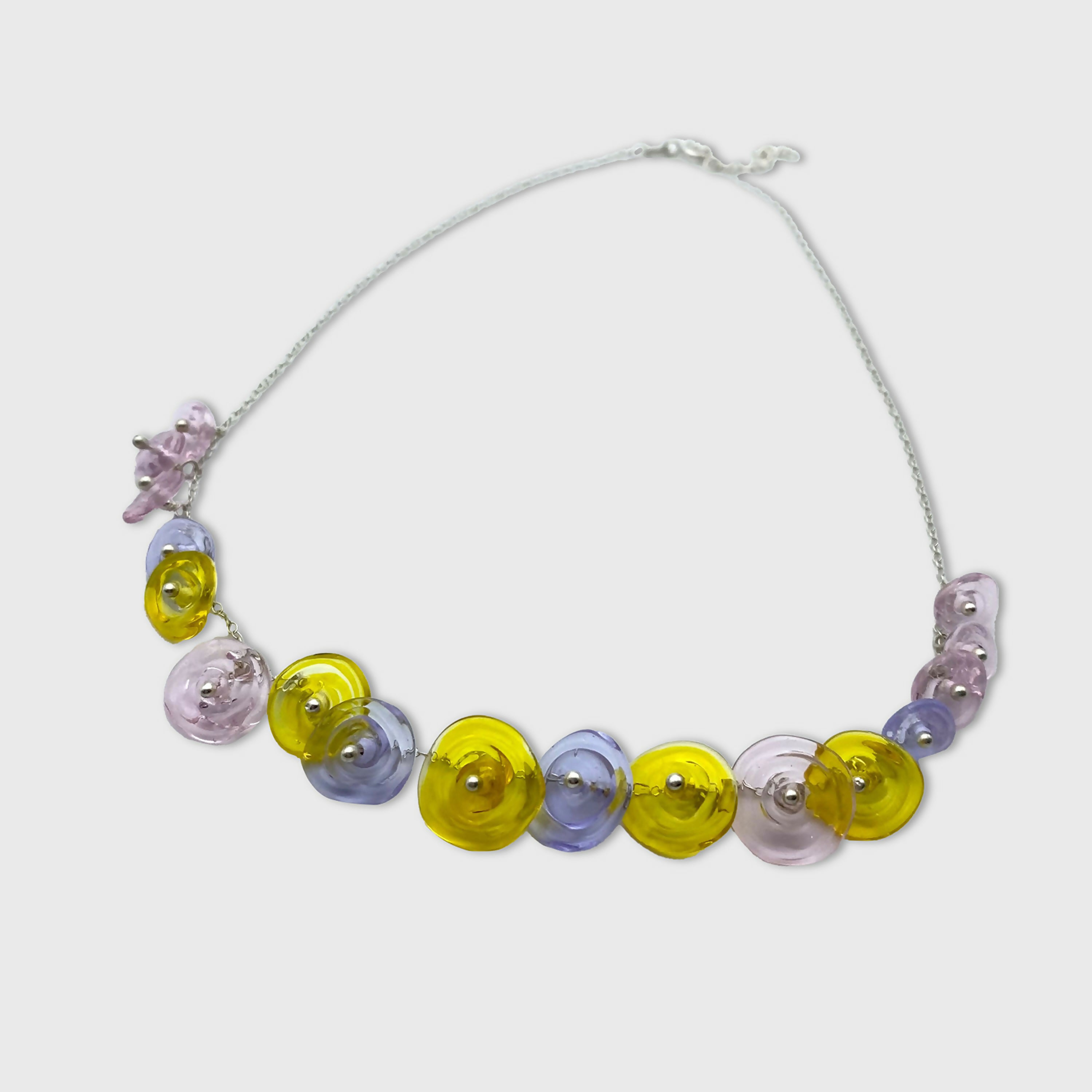 collier_de_perles_en_verre_transparent_rose_lilas_et_jaune_monte_sur_une_chaine_en_argent_lathoumetie_helene copie | EMPREINTES Paris