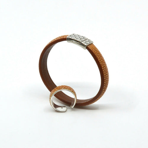 bracelet_en_galuchat_camel_fermoir_sirena_sylvie_zarnowski copie | EMPREINTES Paris - EMPREINTES Paris