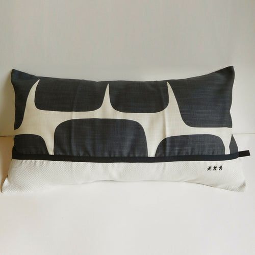 coussin_graph2_instant_present copie | EMPREINTES Paris - EMPREINTES Paris