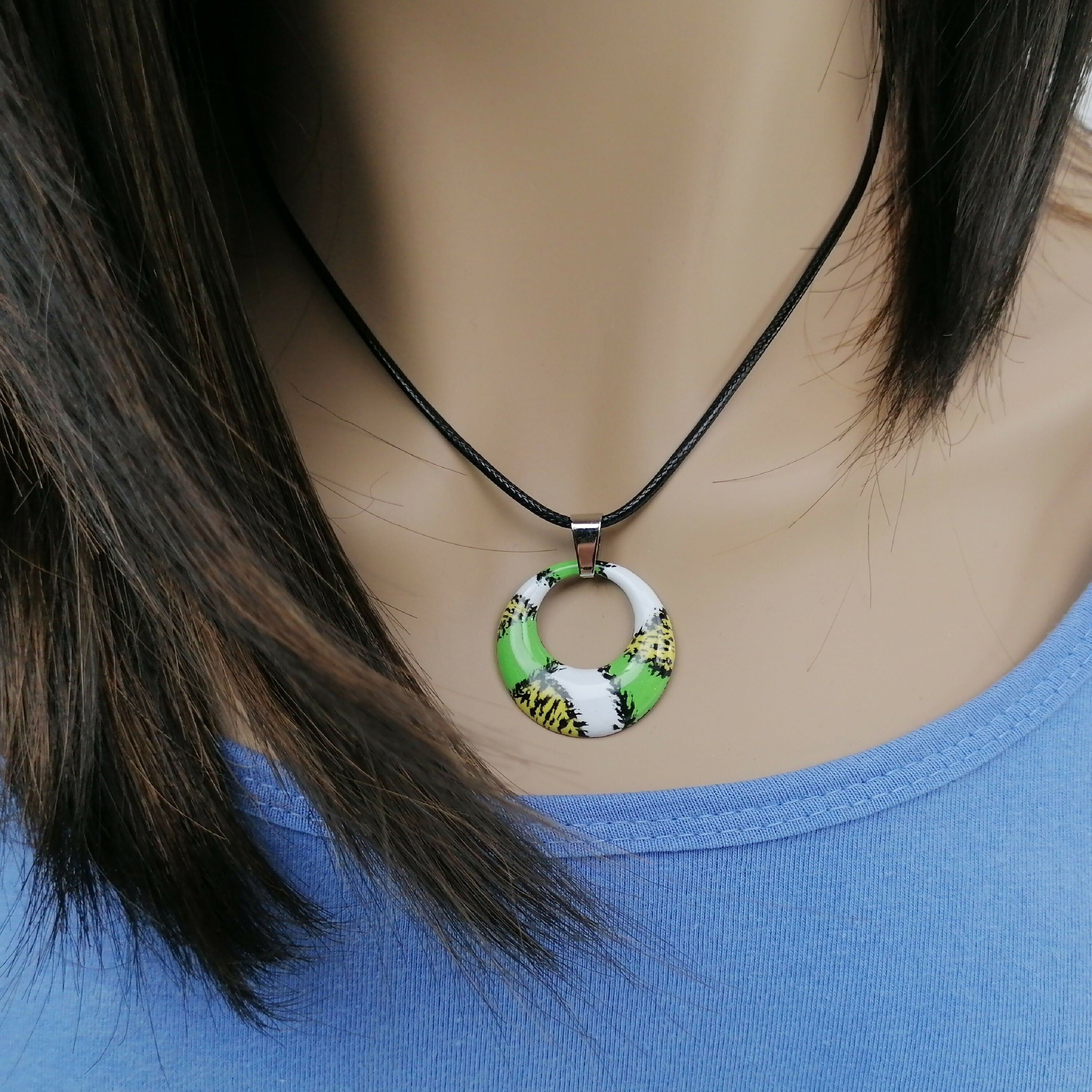 Pendentif Couleurs de Feux en émail sur cuivre vert | EMPREINTES Paris