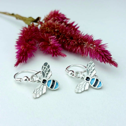 boucles_doreilles_abeilles_en_email_champleve_sur_argent_les_emaux_arediens_lemail_grand_feu_de_limoges copie | EMPREINTES Paris - EMPREINTES Paris