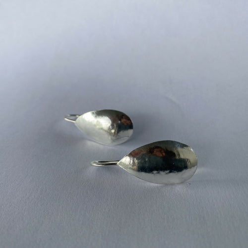 boucles_doreilles_teardrop_en_argent_massif_martele_forme_de_gouttes_artyssia copie | EMPREINTES Paris - EMPREINTES Paris